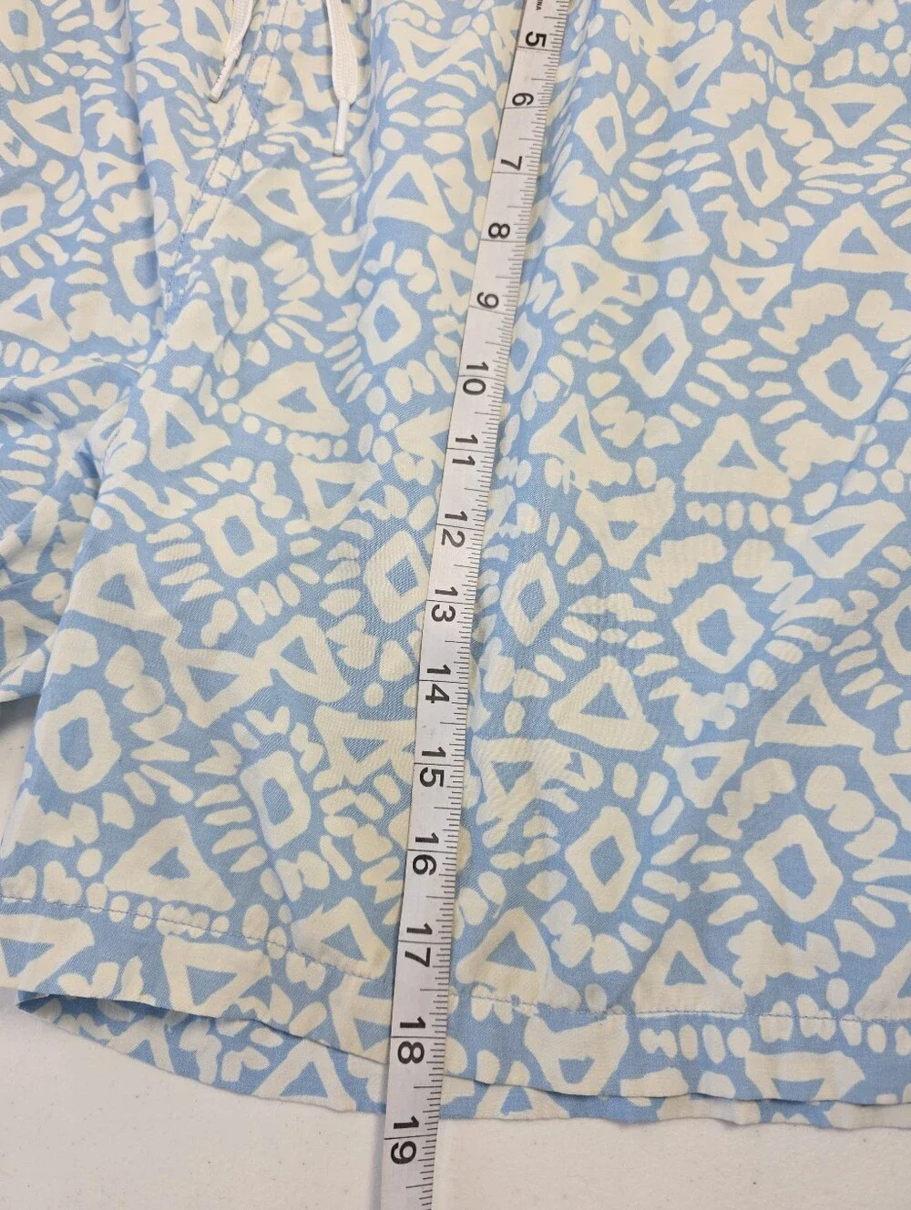 Chubbies Men's 2XL‎ Blue White Geometric Swim Trunks Shorts 5.5